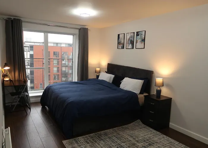 Sterling Luxury Apartment Birmingham City Centre- High Speed Wi-Fi, Workspace & Free Parking