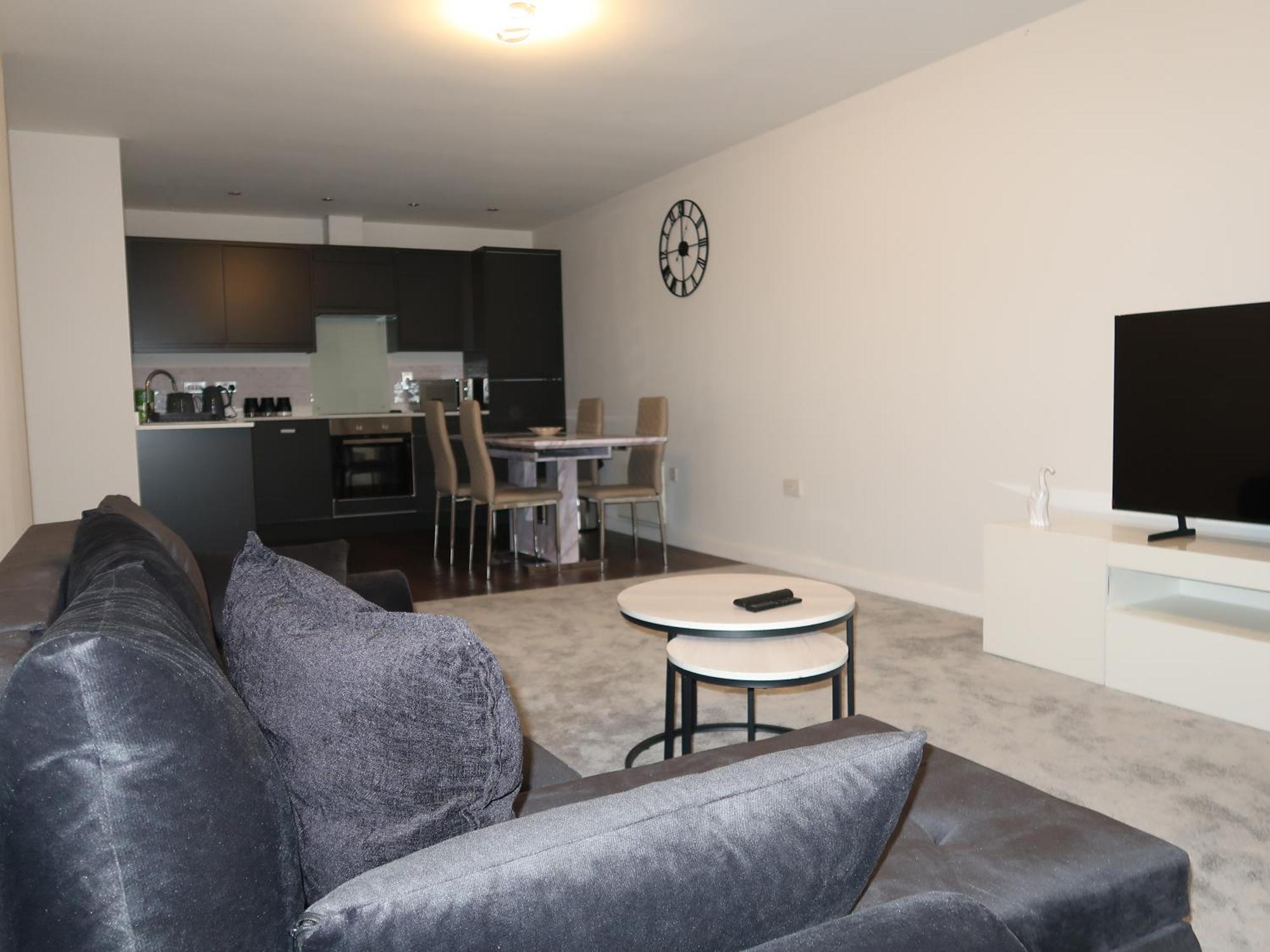 Sterling Luxury Centre- High Speed Wi-fi, Workspace & Free Parking * Birmingham