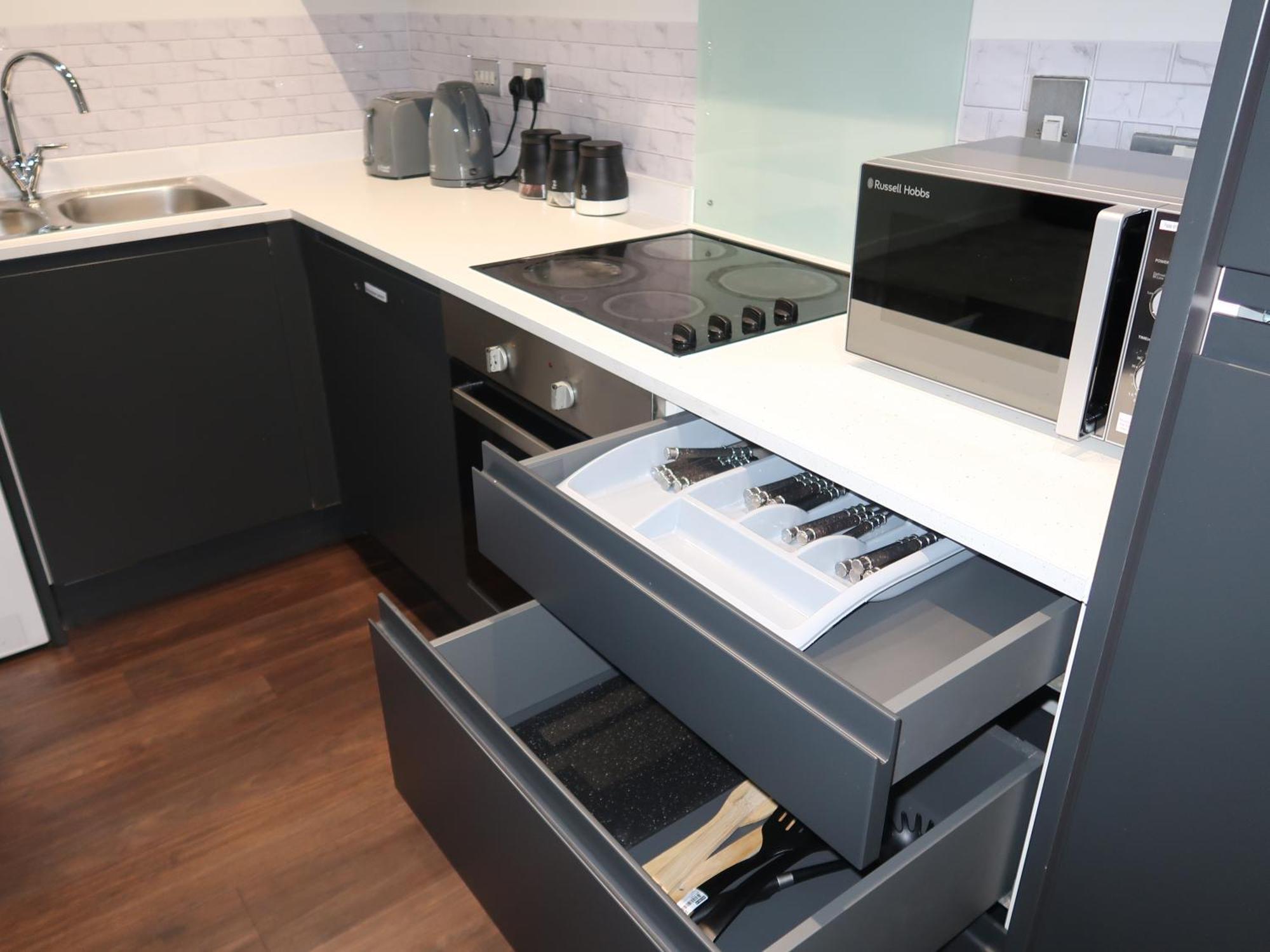 Apartment Sterling Luxury Centre- High Speed Wi-fi, Workspace & Free Parking *