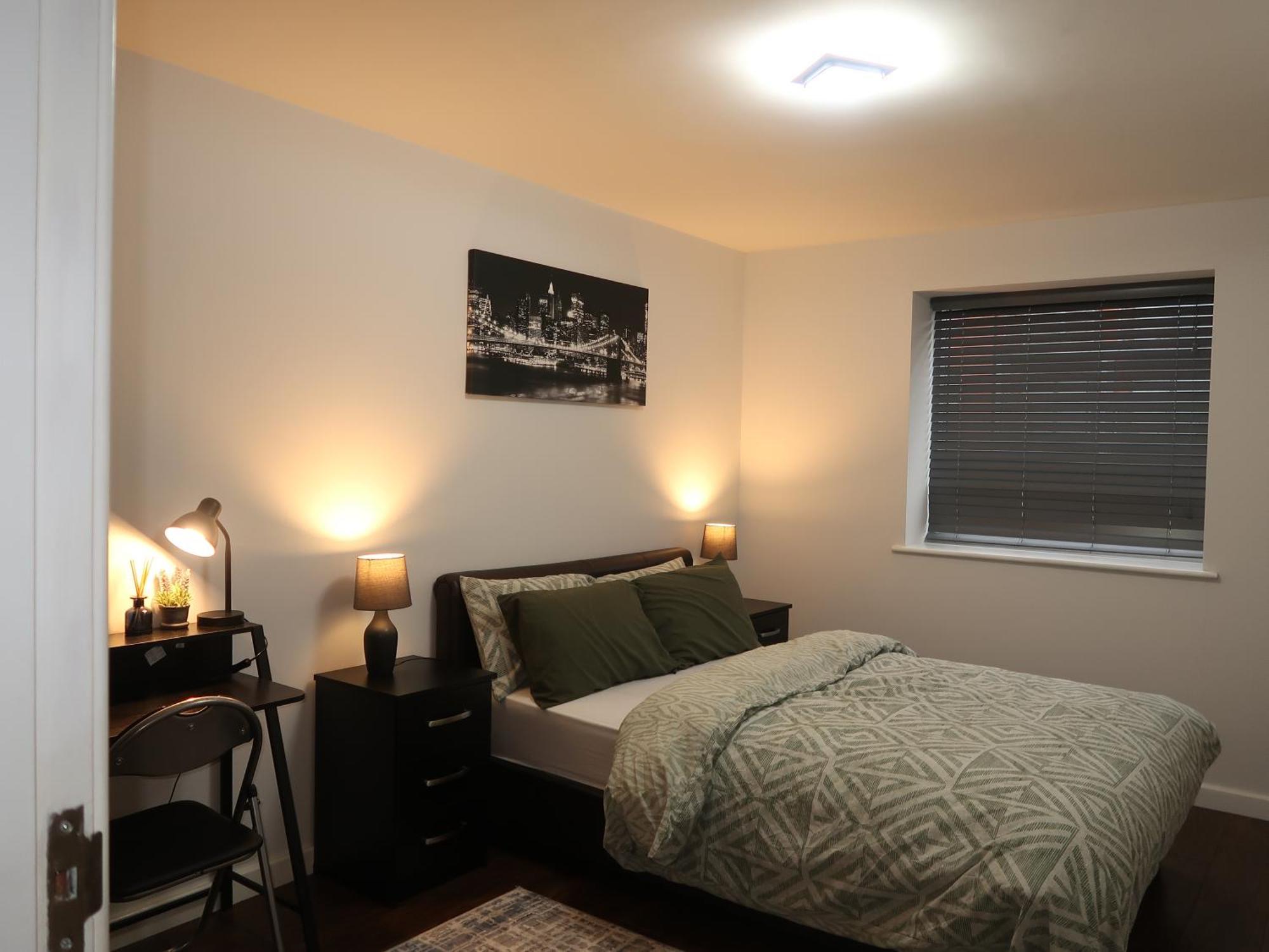 Apartment Sterling Luxury Centre- High Speed Wi-fi, Workspace & Free Parking
