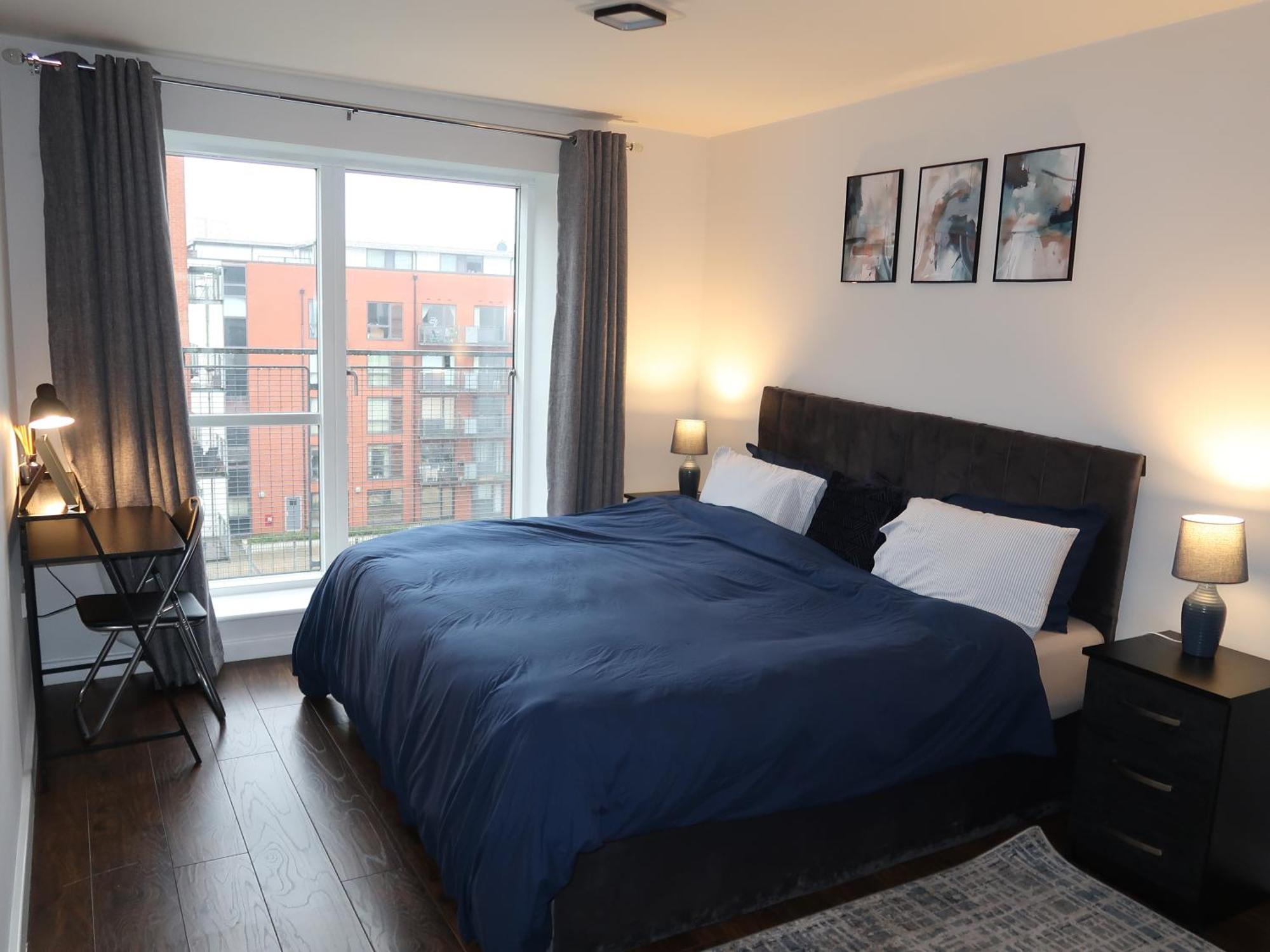 Sterling Luxury Centre- High Speed Wi-fi, Workspace & Free Parking * Birmingham