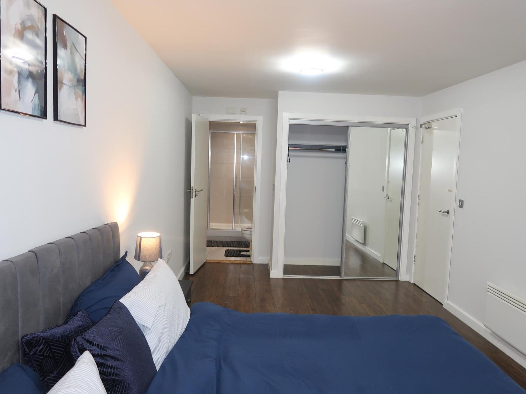 Sterling Luxury Centre- High Speed Wi-fi, Workspace & Free Parking Apartment Birmingham